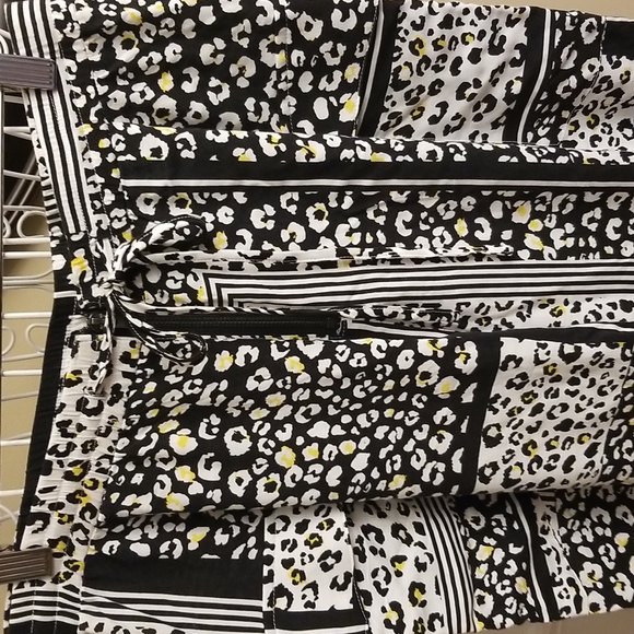 Mags & Pye rayon joggers. Size small. Like new condition. - Picture 2 of 9